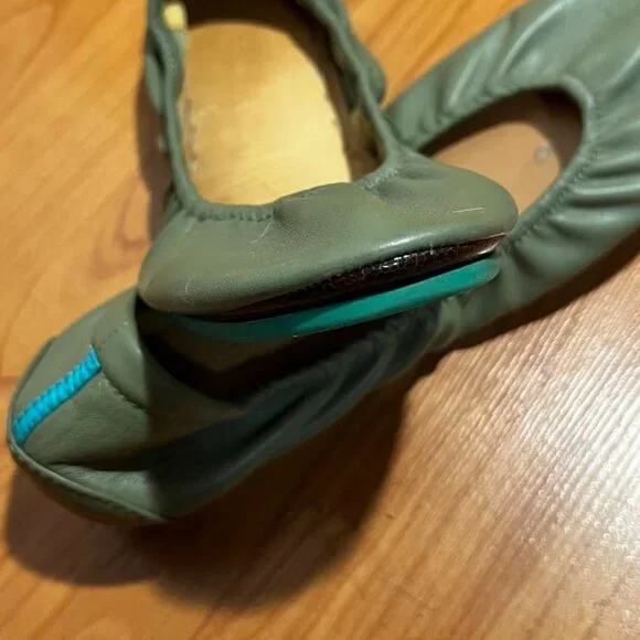 Tieks Size 10 - Olive Green - Picture 3 of 4